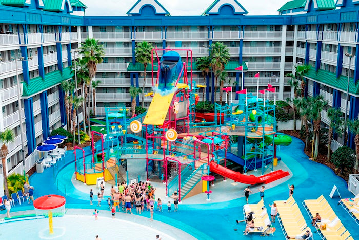 Orlando hotels with great water parks like the Holiday Inn Waterpark that offers 7 waterslides.