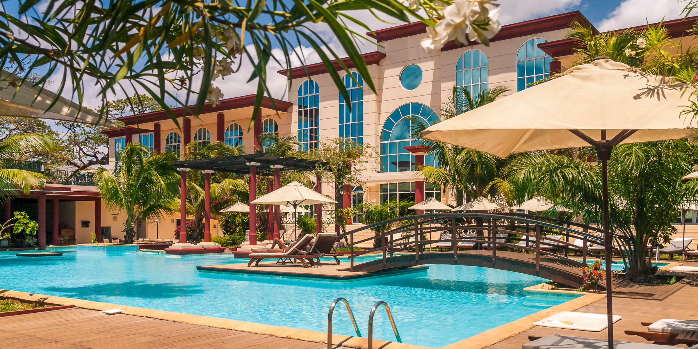 Orlando hotels with a great pool and lounging area