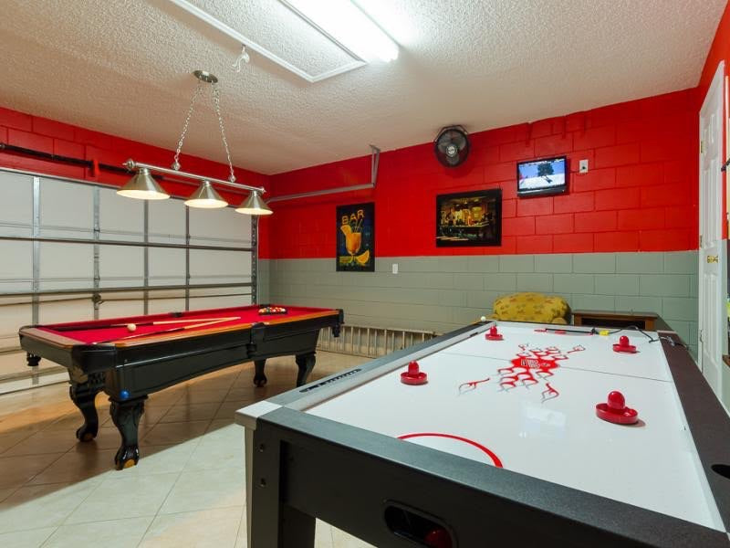 Orlando vacation homes with games room offer kids a room for them to play games and have fun